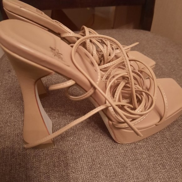 Jeffrey Campbell Jeffery Campbell Prima Donna Platform Sandal in Nude, Size 7.5 - Picture 4 of 6